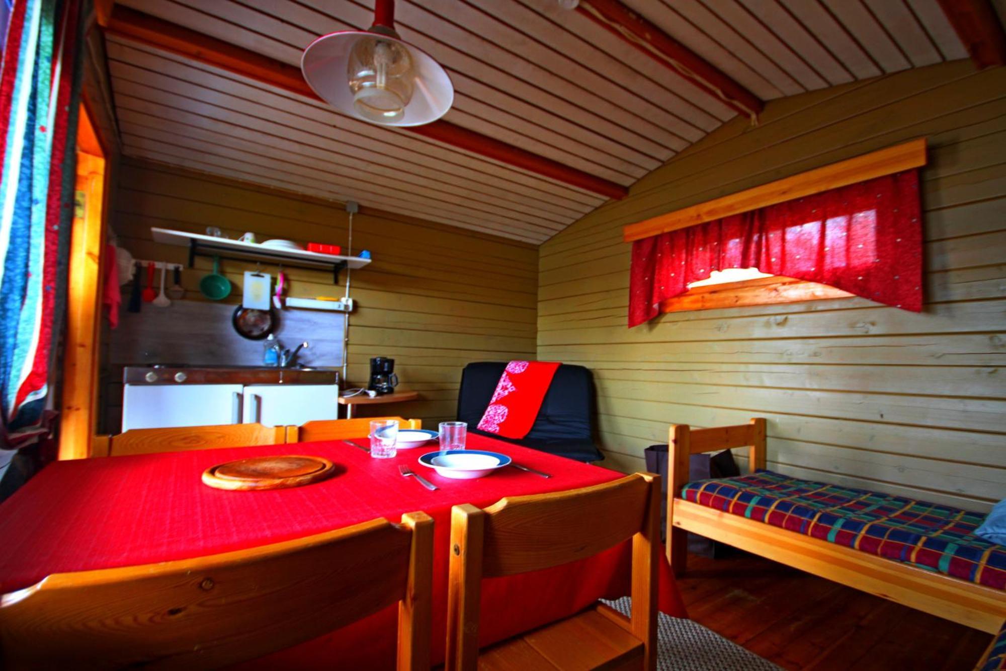 Ukonjaerven Holiday Village Ivalo Phòng bức ảnh